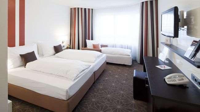 Zeller'S Quartier Hotel Koenigsbrunn Room photo