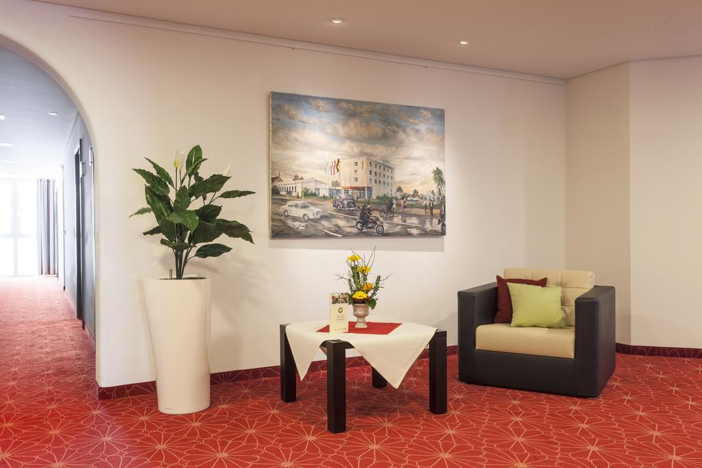 Zeller'S Quartier Hotel Koenigsbrunn Exterior photo