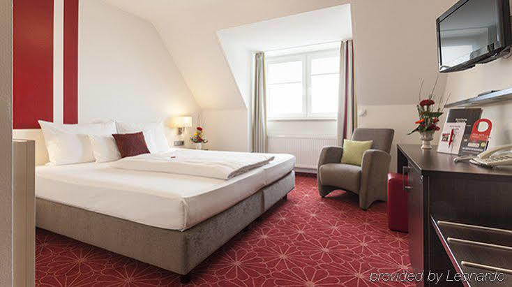 Zeller'S Quartier Hotel Koenigsbrunn Exterior photo