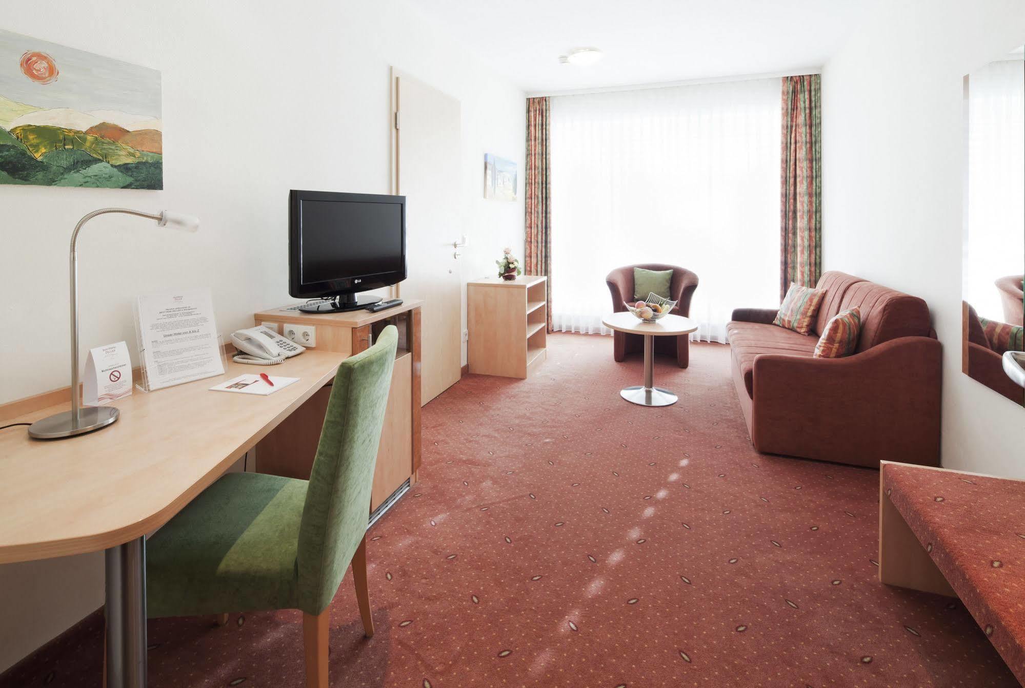 Zeller'S Quartier Hotel Koenigsbrunn Room photo