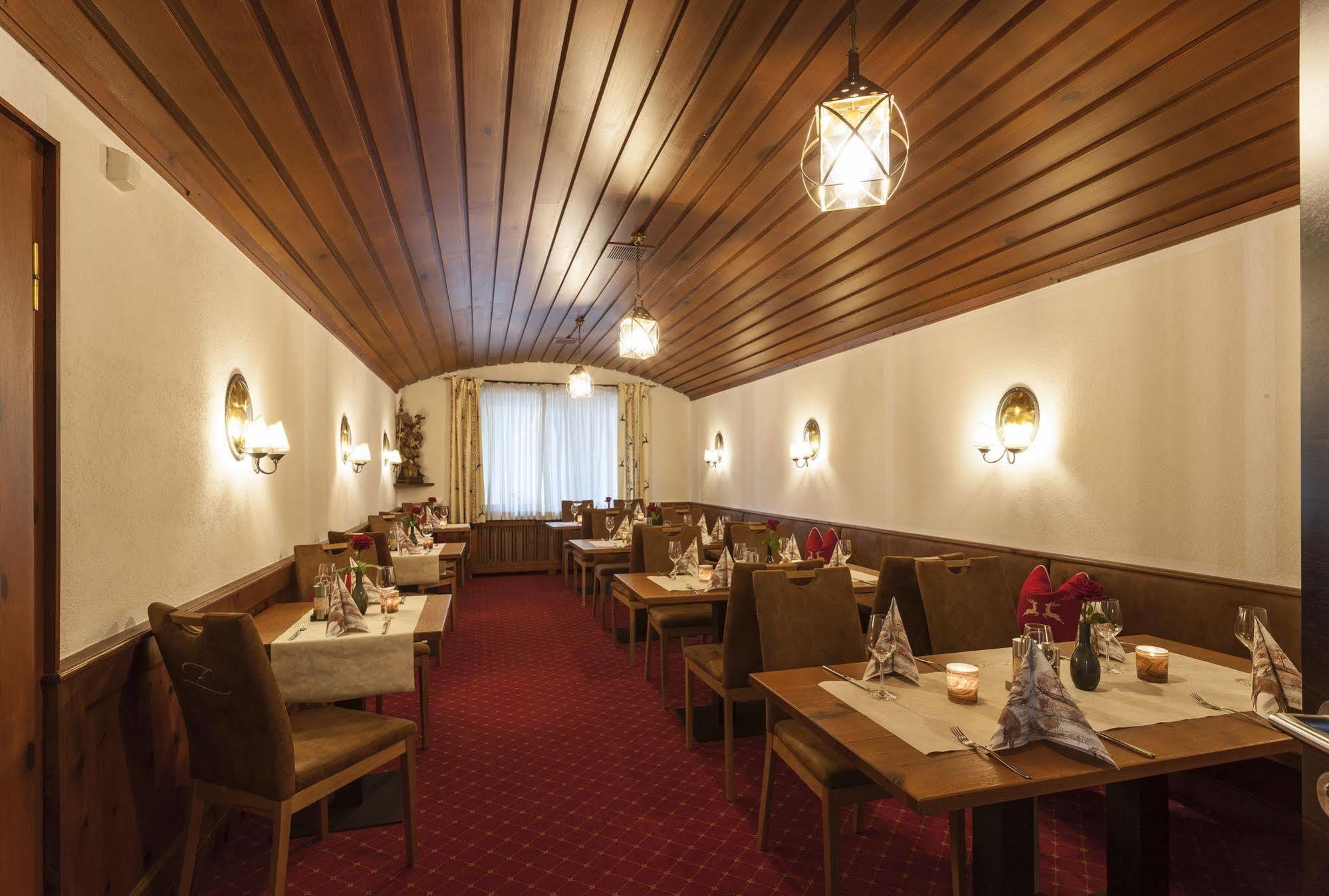 Zeller'S Quartier Hotel Koenigsbrunn Exterior photo
