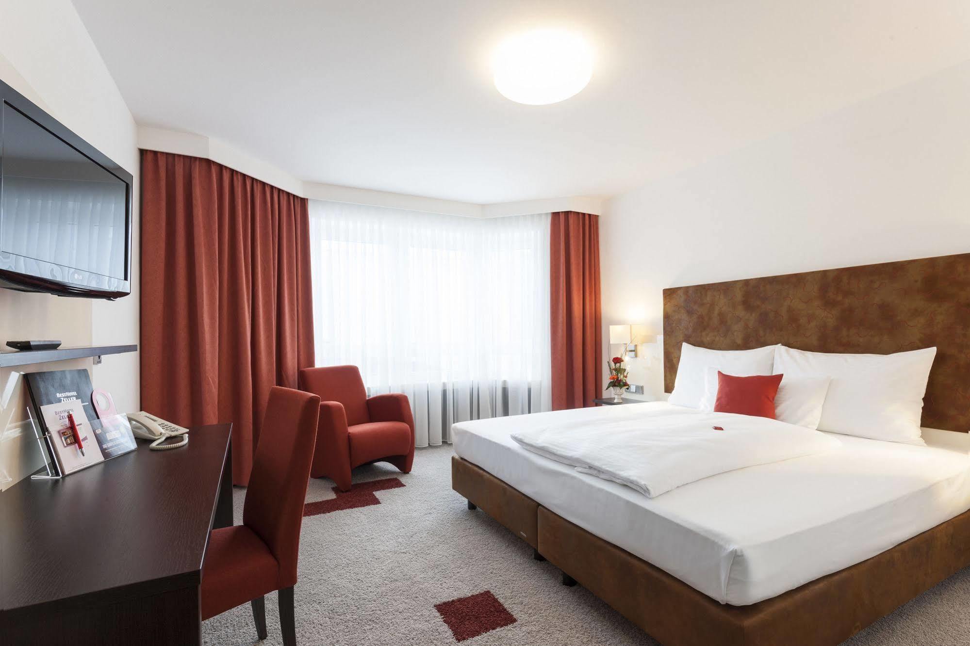 Zeller'S Quartier Hotel Koenigsbrunn Exterior photo